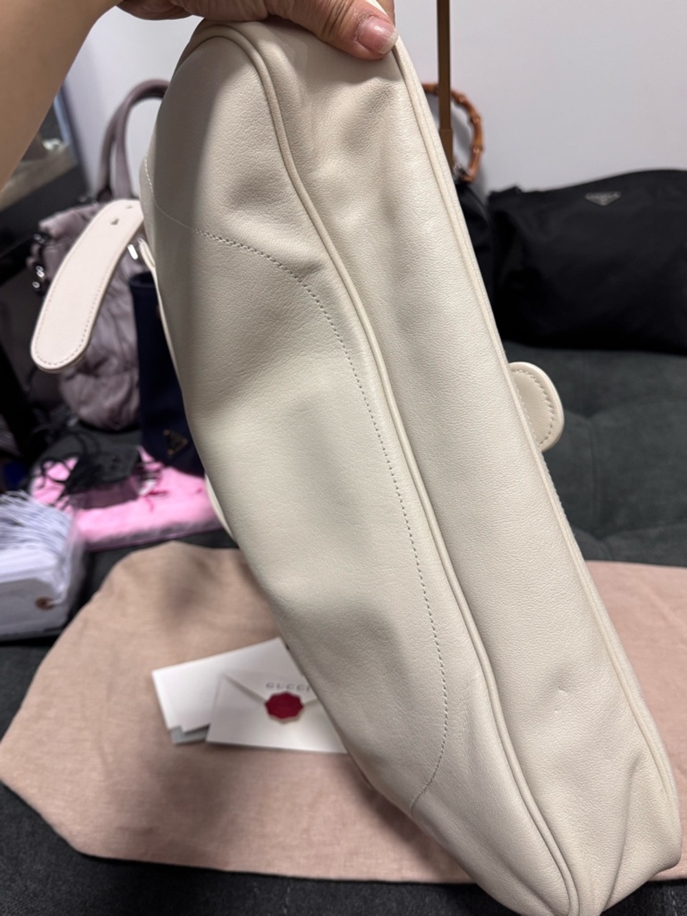 Gucci Cream Leather Shoulder Bag with Interlocking GG - Picture 6 of 10
